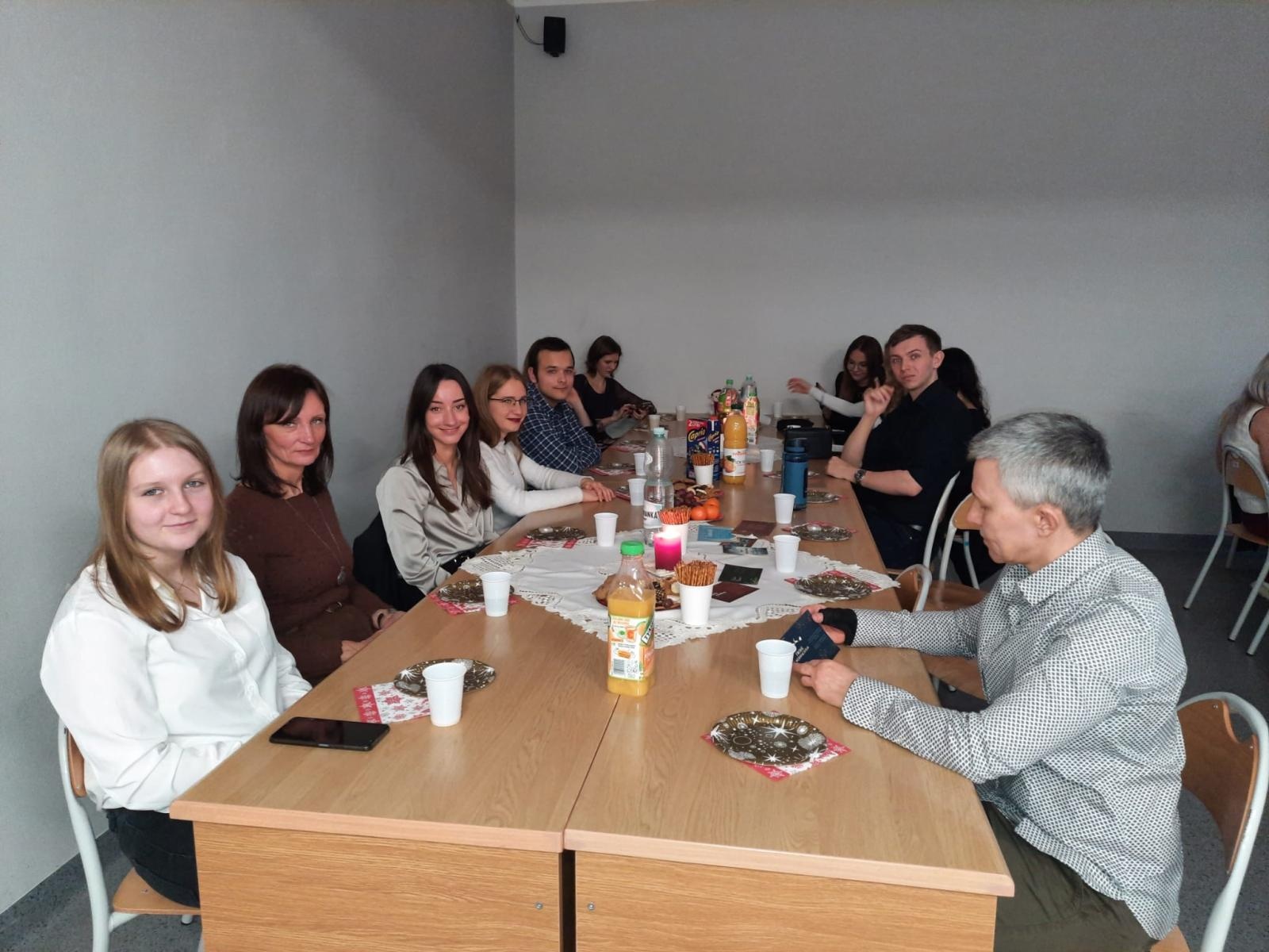 Zdjęcie w galerii na portalu naszwodzislaw.com: Nie uczymy języków. Kształcimy ludzi, którzy będą tworzyć przyszłość komunikacji wiadomości z regionu