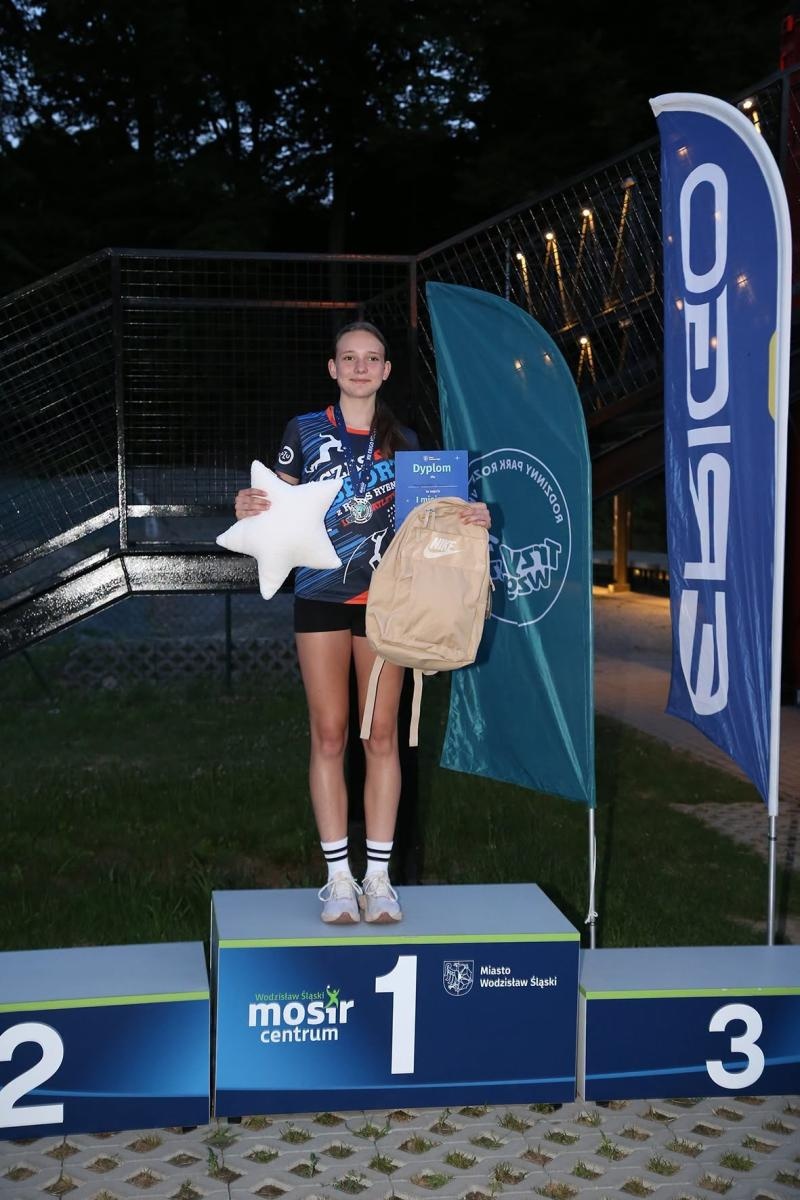 Zdjęcie w galerii na portalu naszwodzislaw.com: Noc pełna emocji i sportowej rywalizacji. XII ERIGO Nocny Bieg z Gwiazdami przeszedł do historii [FOTO] wiadomości z regionu