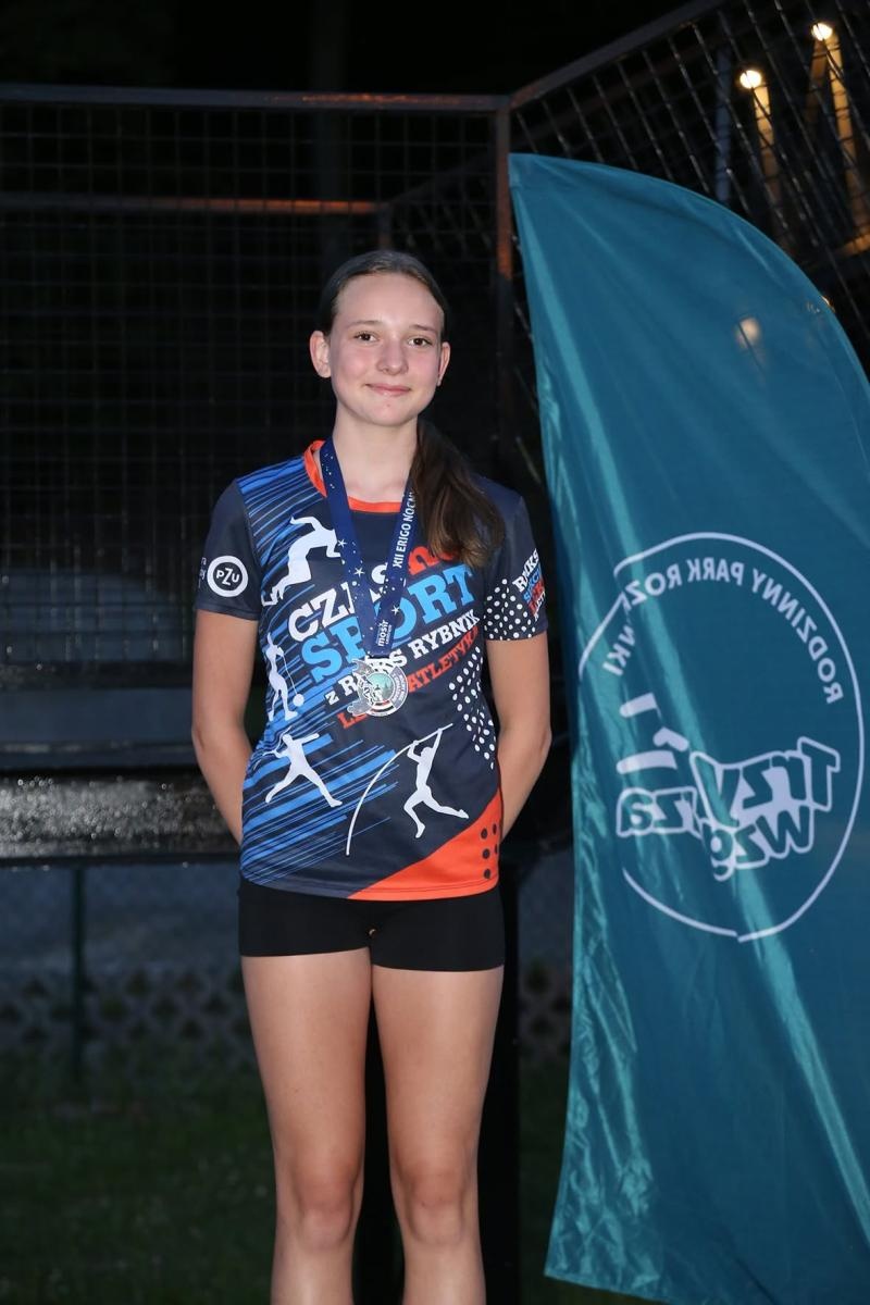 Zdjęcie w galerii na portalu naszwodzislaw.com: Noc pełna emocji i sportowej rywalizacji. XII ERIGO Nocny Bieg z Gwiazdami przeszedł do historii [FOTO] wiadomości z regionu