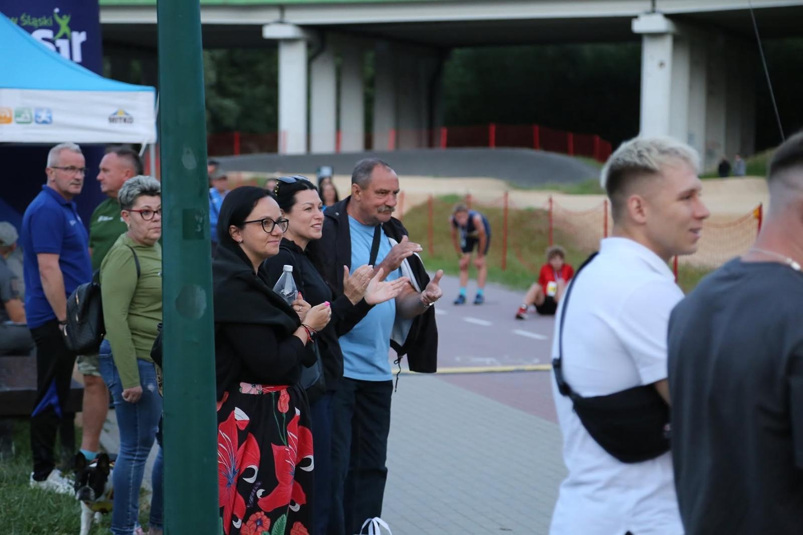 Zdjęcie w galerii na portalu naszwodzislaw.com: Noc pełna emocji i sportowej rywalizacji. XII ERIGO Nocny Bieg z Gwiazdami przeszedł do historii [FOTO] wiadomości z regionu