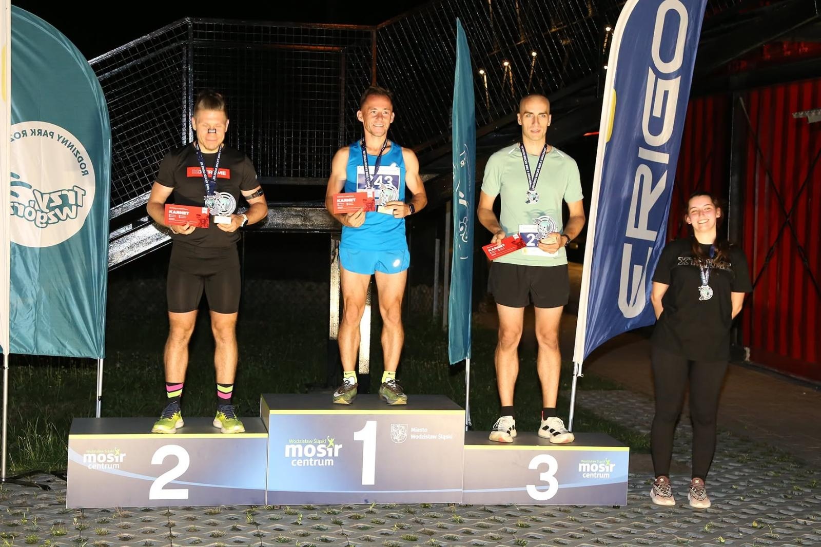 Zdjęcie w galerii na portalu naszwodzislaw.com: Noc pełna emocji i sportowej rywalizacji. XII ERIGO Nocny Bieg z Gwiazdami przeszedł do historii [FOTO] wiadomości z regionu