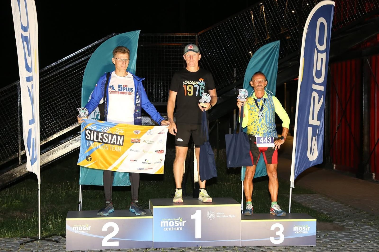Zdjęcie w galerii na portalu naszwodzislaw.com: Noc pełna emocji i sportowej rywalizacji. XII ERIGO Nocny Bieg z Gwiazdami przeszedł do historii [FOTO] wiadomości z regionu