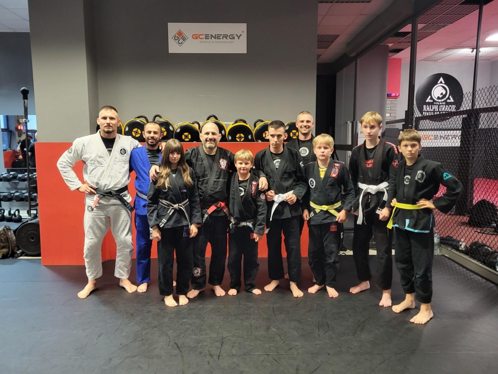 Zdjęcie w galerii na portalu naszwodzislaw.com: Historyczny trening dla KS Stein Academy. Zawodnicy trenowali z legendą rodu Gracie wiadomości z regionu