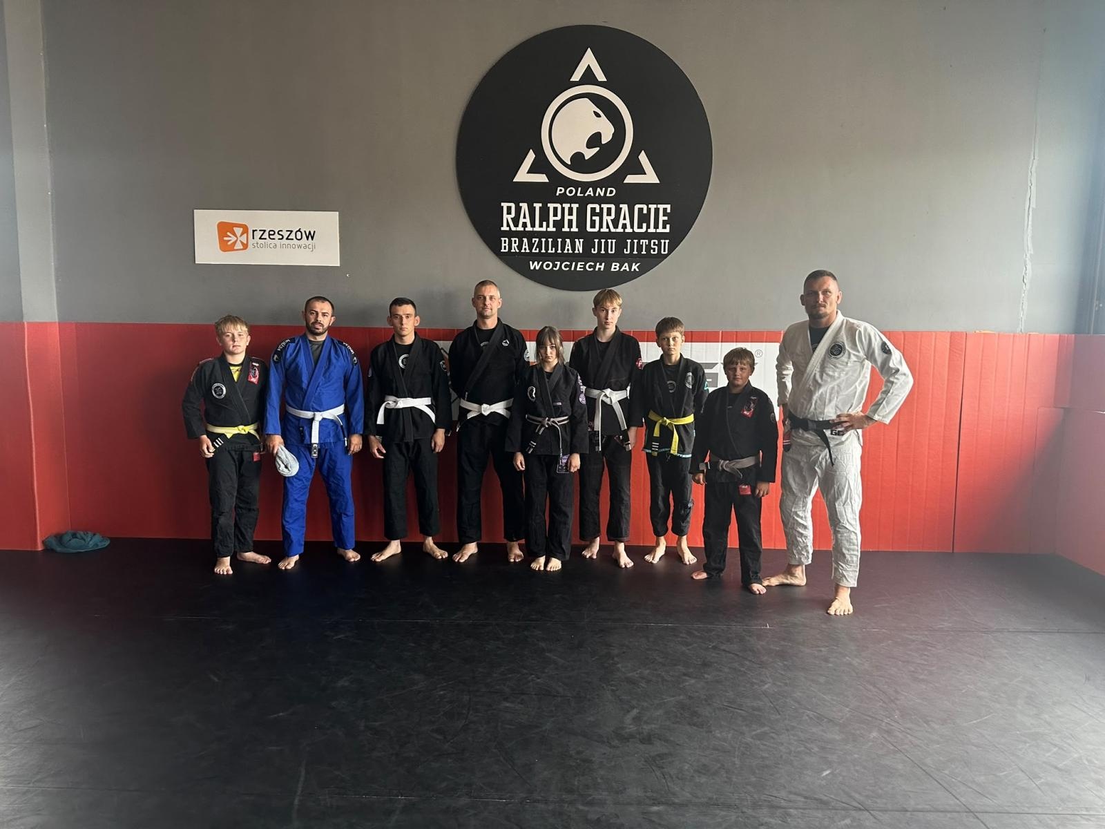 Zdjęcie w galerii na portalu naszwodzislaw.com: Historyczny trening dla KS Stein Academy. Zawodnicy trenowali z legendą rodu Gracie wiadomości z regionu