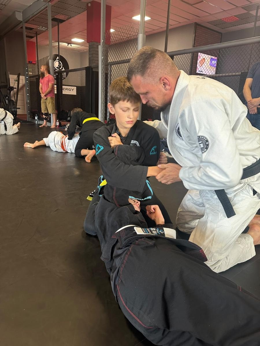 Zdjęcie w galerii na portalu naszwodzislaw.com: Historyczny trening dla KS Stein Academy. Zawodnicy trenowali z legendą rodu Gracie wiadomości z regionu