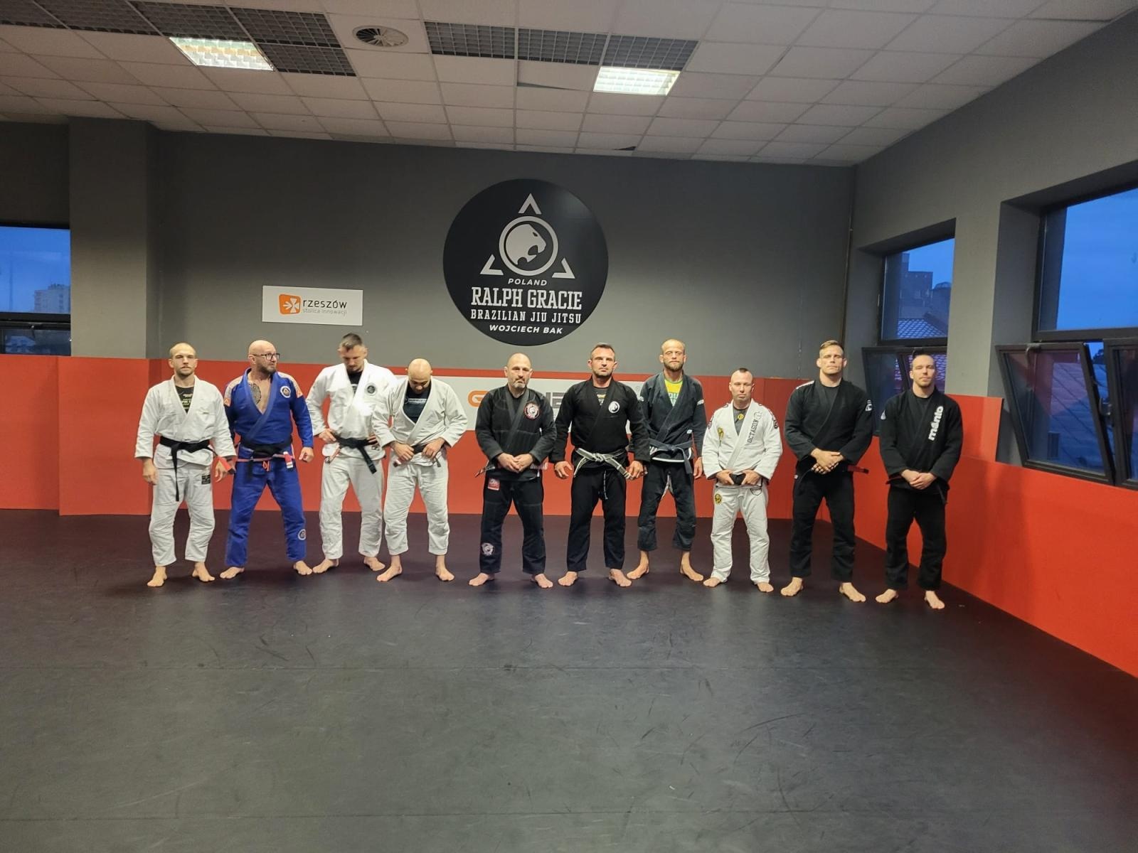 Zdjęcie w galerii na portalu naszwodzislaw.com: Historyczny trening dla KS Stein Academy. Zawodnicy trenowali z legendą rodu Gracie wiadomości z regionu