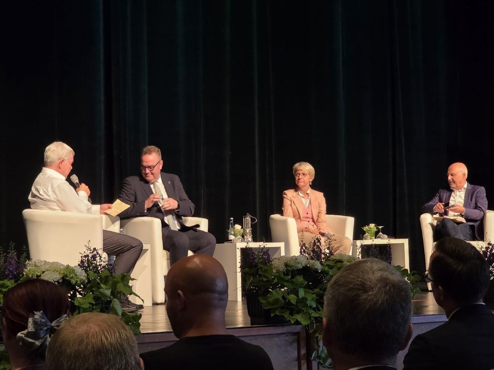 Zdjęcie w galerii na portalu naszwodzislaw.com: 25 lat partnerstwa i nowy rozdział współpracy. Powiat Wodzisławski podpisał ważną umowę w Niemczech wiadomości z regionu