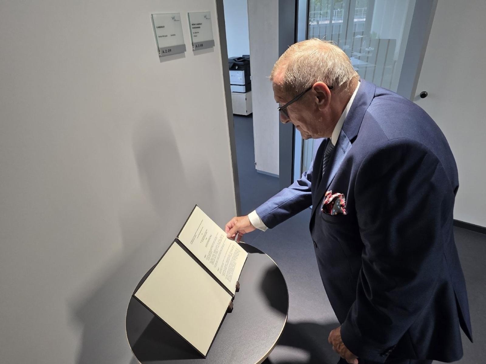 Zdjęcie w galerii na portalu naszwodzislaw.com: 25 lat partnerstwa i nowy rozdział współpracy. Powiat Wodzisławski podpisał ważną umowę w Niemczech wiadomości z regionu