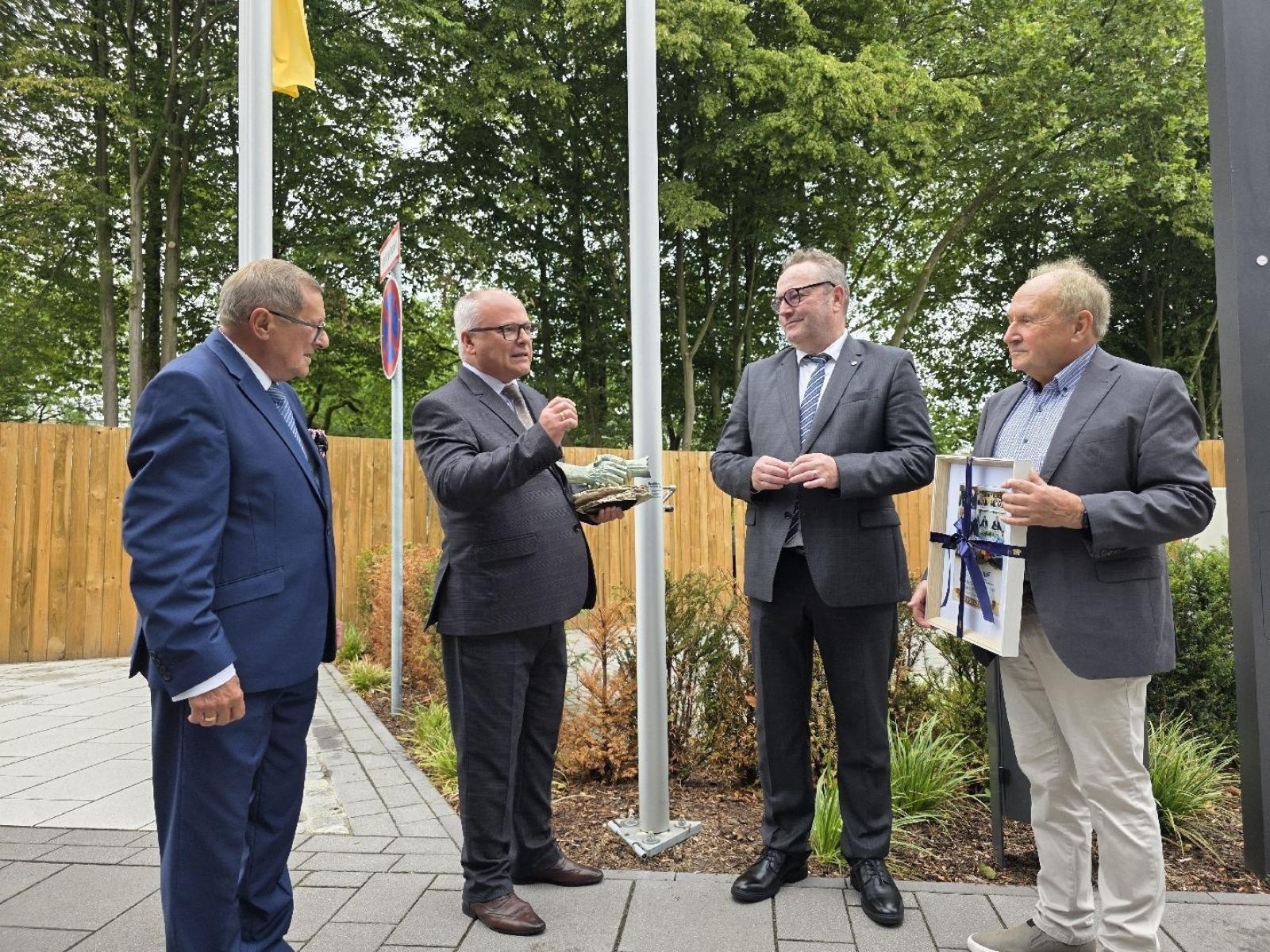 Zdjęcie w galerii na portalu naszwodzislaw.com: 25 lat partnerstwa i nowy rozdział współpracy. Powiat Wodzisławski podpisał ważną umowę w Niemczech wiadomości z regionu