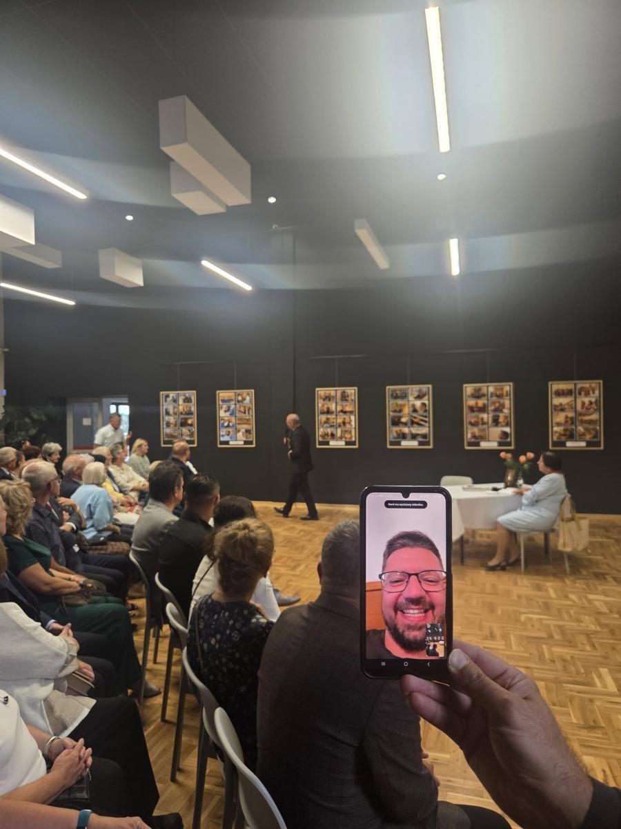 Zdjęcie w galerii na portalu naszwodzislaw.com: Fotografia, muzyka i modlitwa spotkały się w Turzy Śląskiej. Wyjątkowy wieczór z Festiwalem Fide et Amore wiadomości z regionu