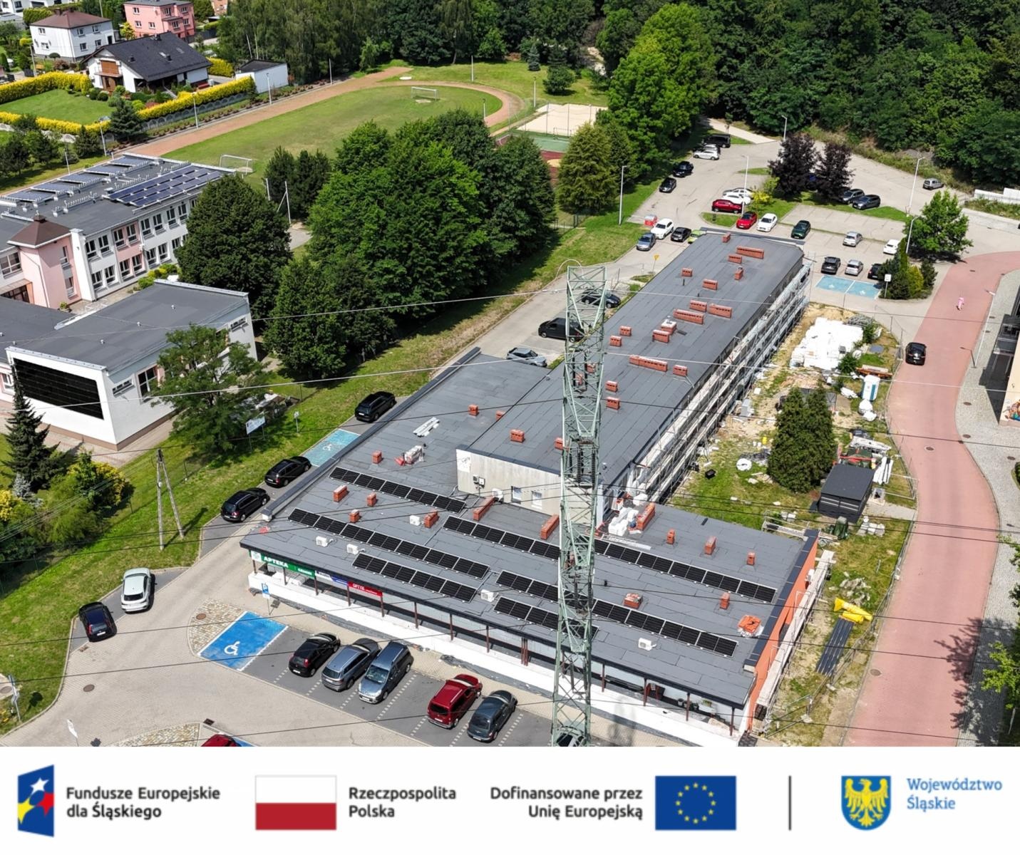Zdjęcie w galerii na portalu naszwodzislaw.com: Ośrodek Zdrowia w Rydułtowach przechodzi wielką metamorfozę. Budynek zyska nowy wygląd i będzie tańszy w utrzymaniu wiadomości z regionu