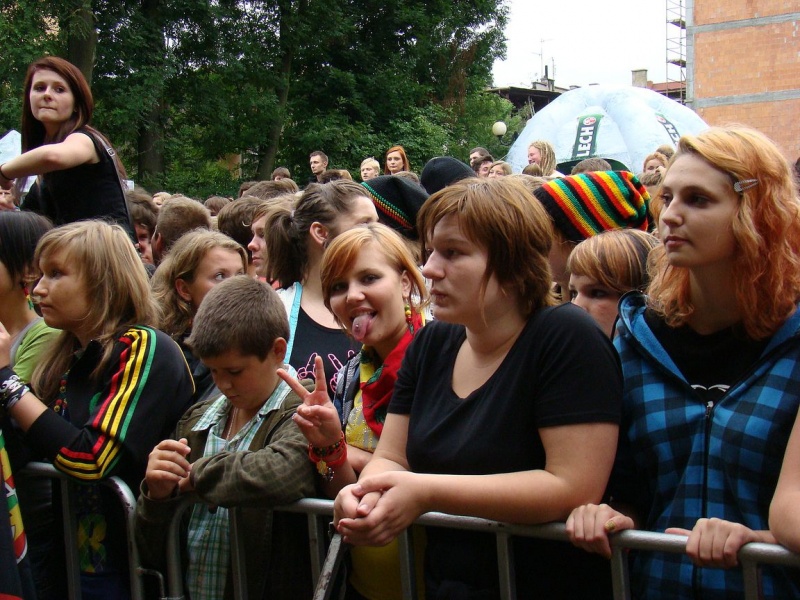 Zdjęcie w galerii na portalu naszwodzislaw.com: Ochy i achy nad festiwalem wiadomości z regionu