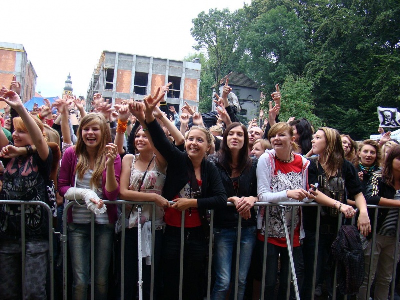 Zdjęcie w galerii na portalu naszwodzislaw.com: Ochy i achy nad festiwalem wiadomości z regionu