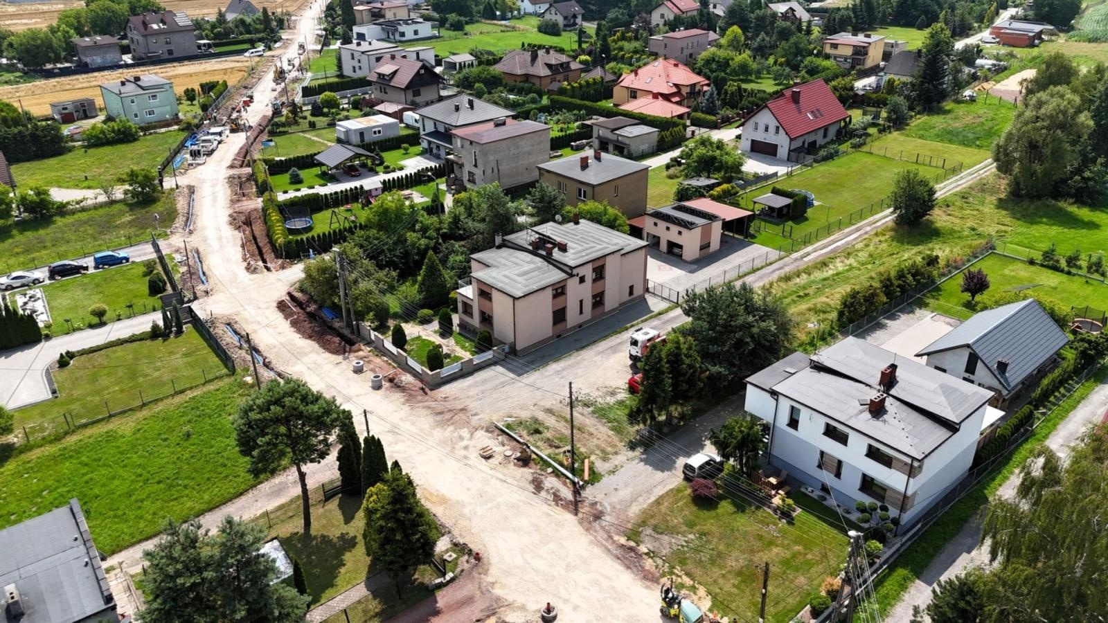 Zdjęcie w galerii na portalu naszwodzislaw.com: Trwa przebudowa ul. Głożyńskiej w Radlinie. To kolejny etap ważnej inwestycji drogowej wiadomości z regionu
