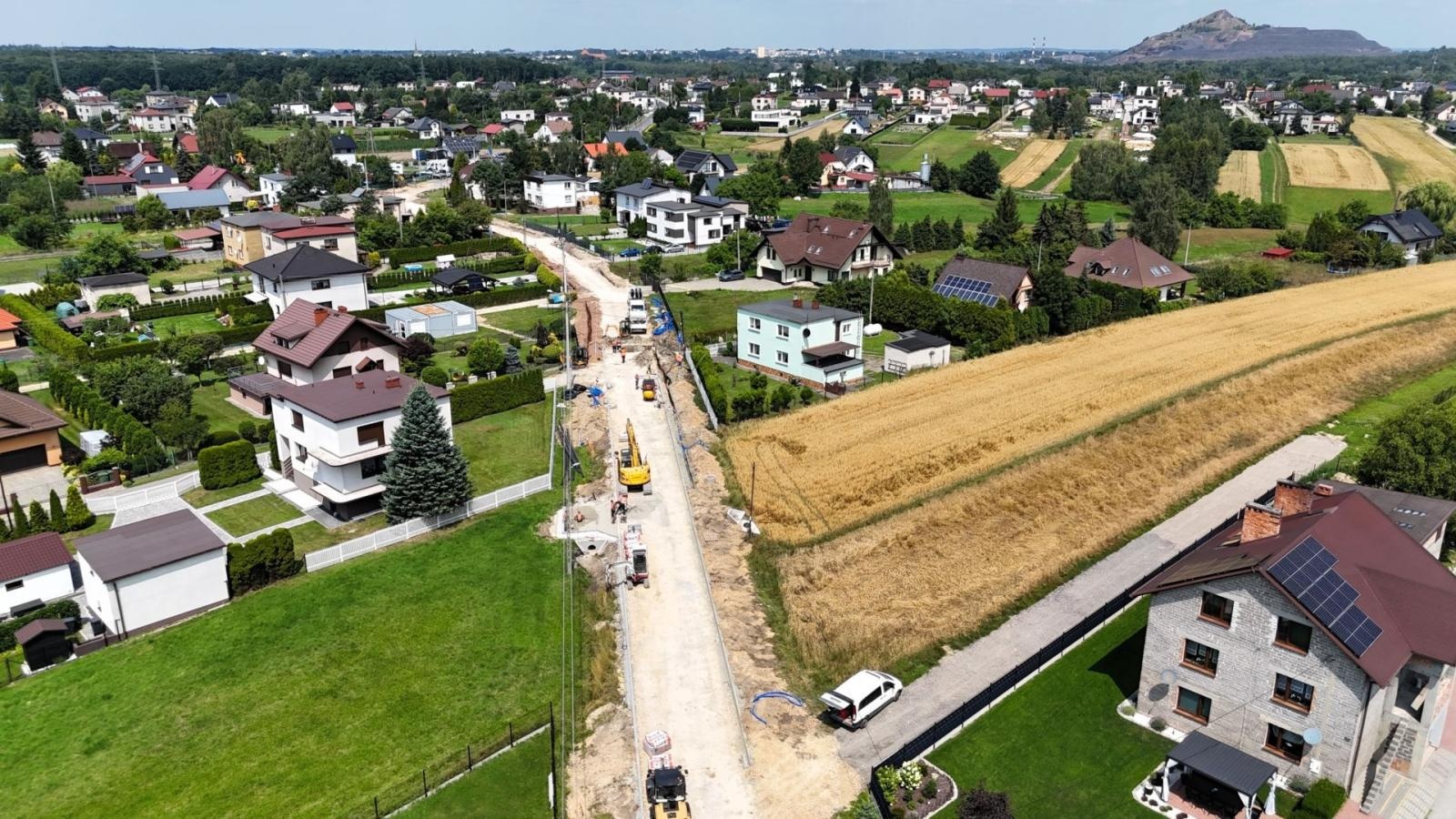 Zdjęcie w galerii na portalu naszwodzislaw.com: Trwa przebudowa ul. Głożyńskiej w Radlinie. To kolejny etap ważnej inwestycji drogowej wiadomości z regionu
