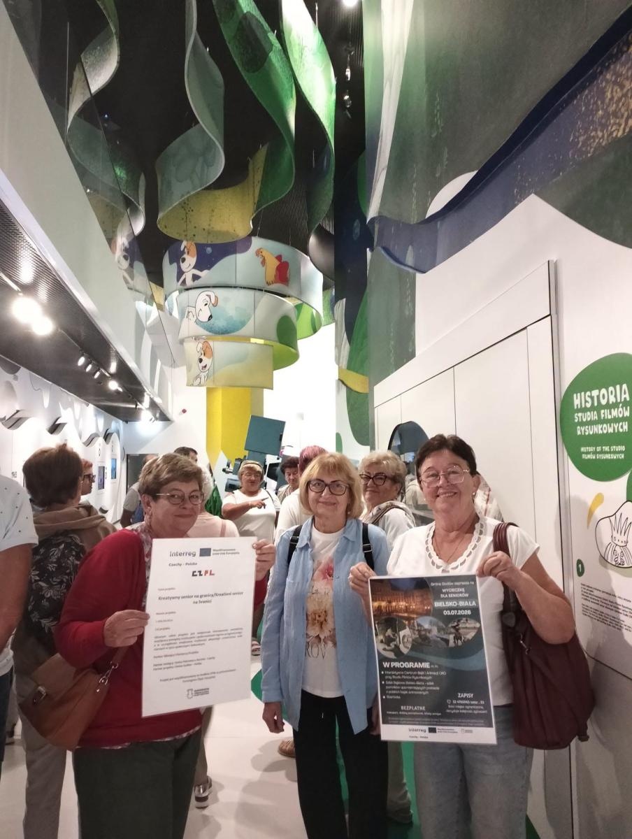 Zdjęcie w galerii na portalu naszwodzislaw.com: Reksio, Bolek i Lolek znów ożyli. Seniorzy z Polski i Czech odbyli sentymentalną podróż do dzieciństwa wiadomości z regionu