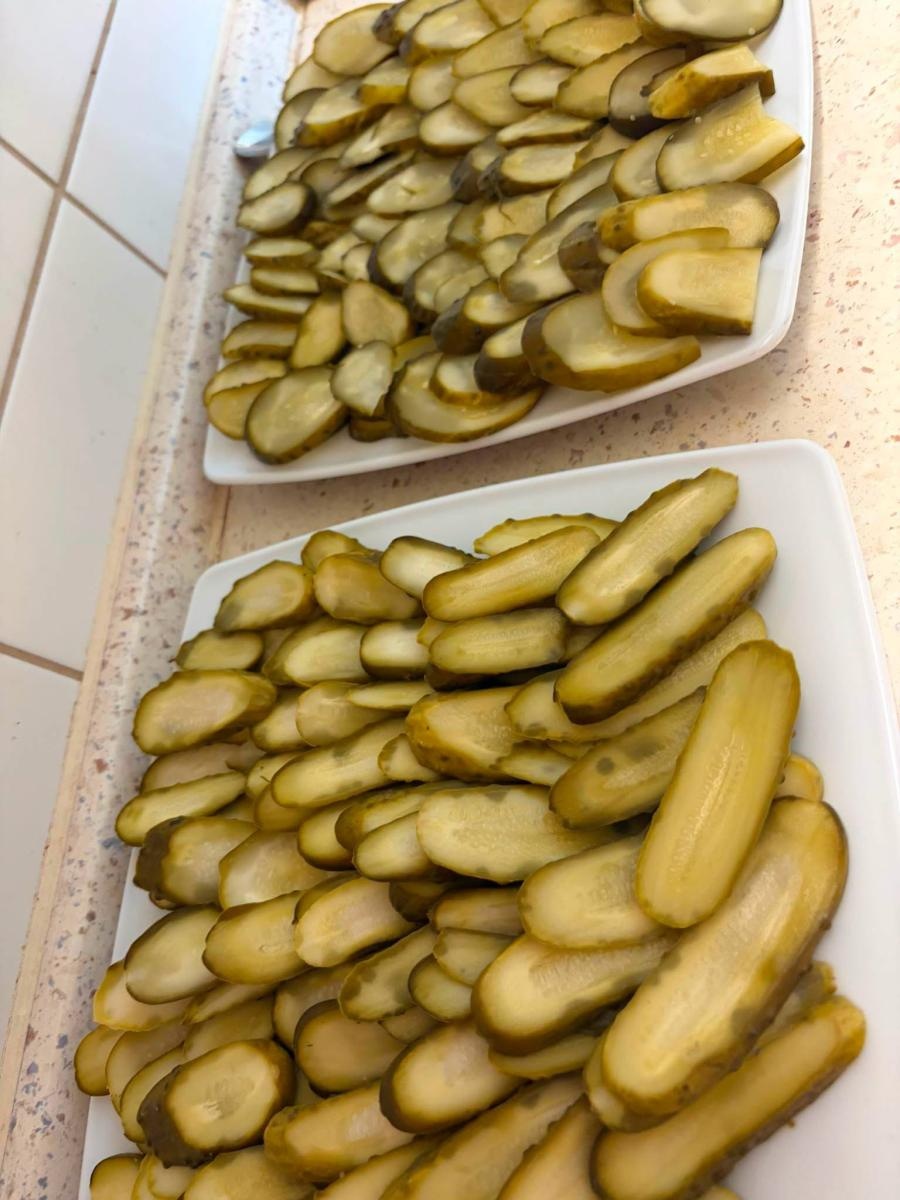 Zdjęcie w galerii na portalu naszwodzislaw.com: Rolady połączyły pokolenia. Kulinarne święto w Bukowie przyciągnęło tłumy [FOTO] wiadomości z regionu