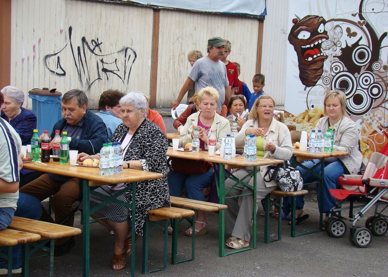 Zdjęcie w galerii na portalu naszwodzislaw.com: Z pompą otworzyli drogę wiadomości z regionu