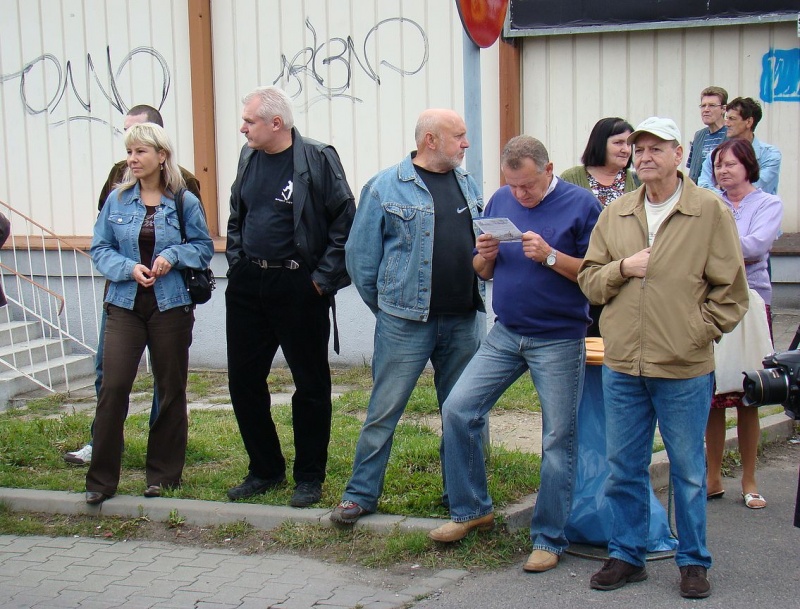 Zdjęcie w galerii na portalu naszwodzislaw.com: Z pompą otworzyli drogę wiadomości z regionu