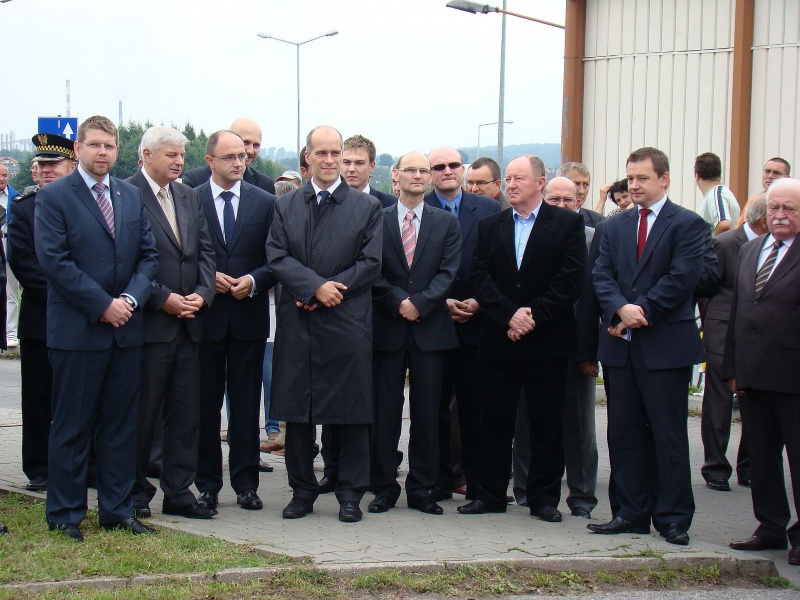 Zdjęcie w galerii na portalu naszwodzislaw.com: Z pompą otworzyli drogę wiadomości z regionu