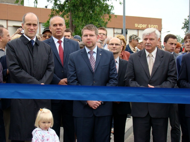 Zdjęcie w galerii na portalu naszwodzislaw.com: Z pompą otworzyli drogę wiadomości z regionu