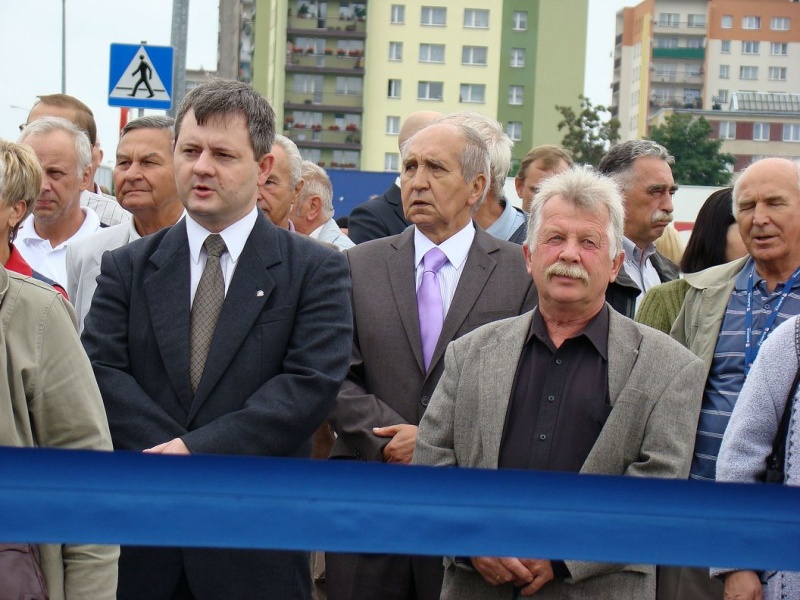 Zdjęcie w galerii na portalu naszwodzislaw.com: Z pompą otworzyli drogę wiadomości z regionu