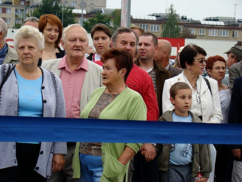 Zdjęcie w galerii na portalu naszwodzislaw.com: Z pompą otworzyli drogę wiadomości z regionu