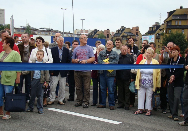 Zdjęcie w galerii na portalu naszwodzislaw.com: Z pompą otworzyli drogę wiadomości z regionu