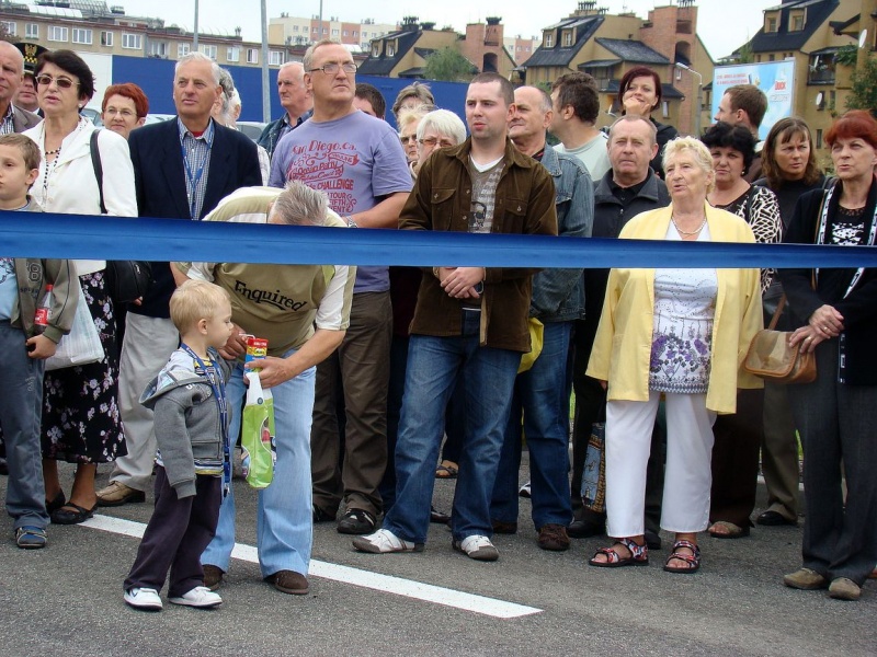 Zdjęcie w galerii na portalu naszwodzislaw.com: Z pompą otworzyli drogę wiadomości z regionu