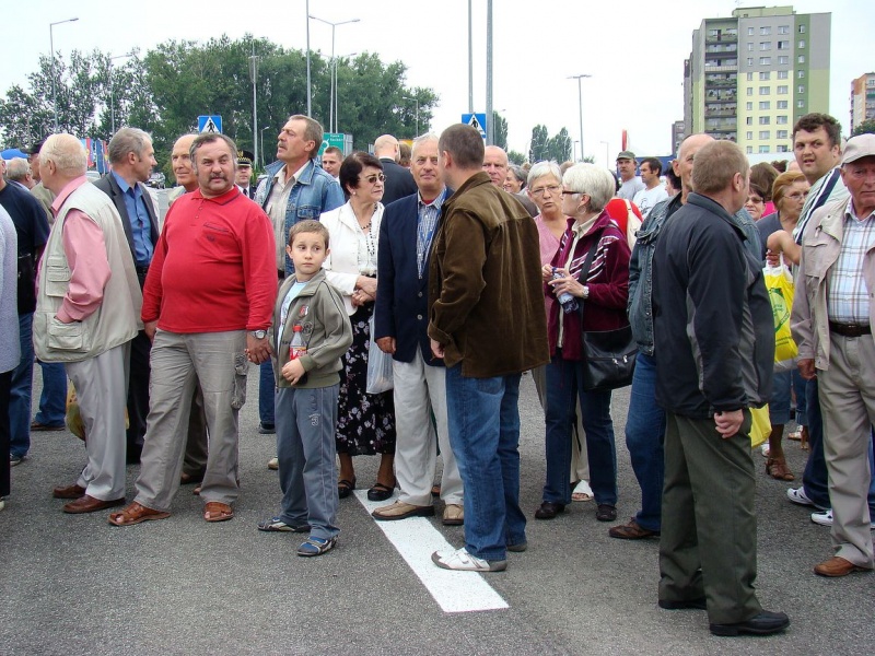 Zdjęcie w galerii na portalu naszwodzislaw.com: Z pompą otworzyli drogę wiadomości z regionu