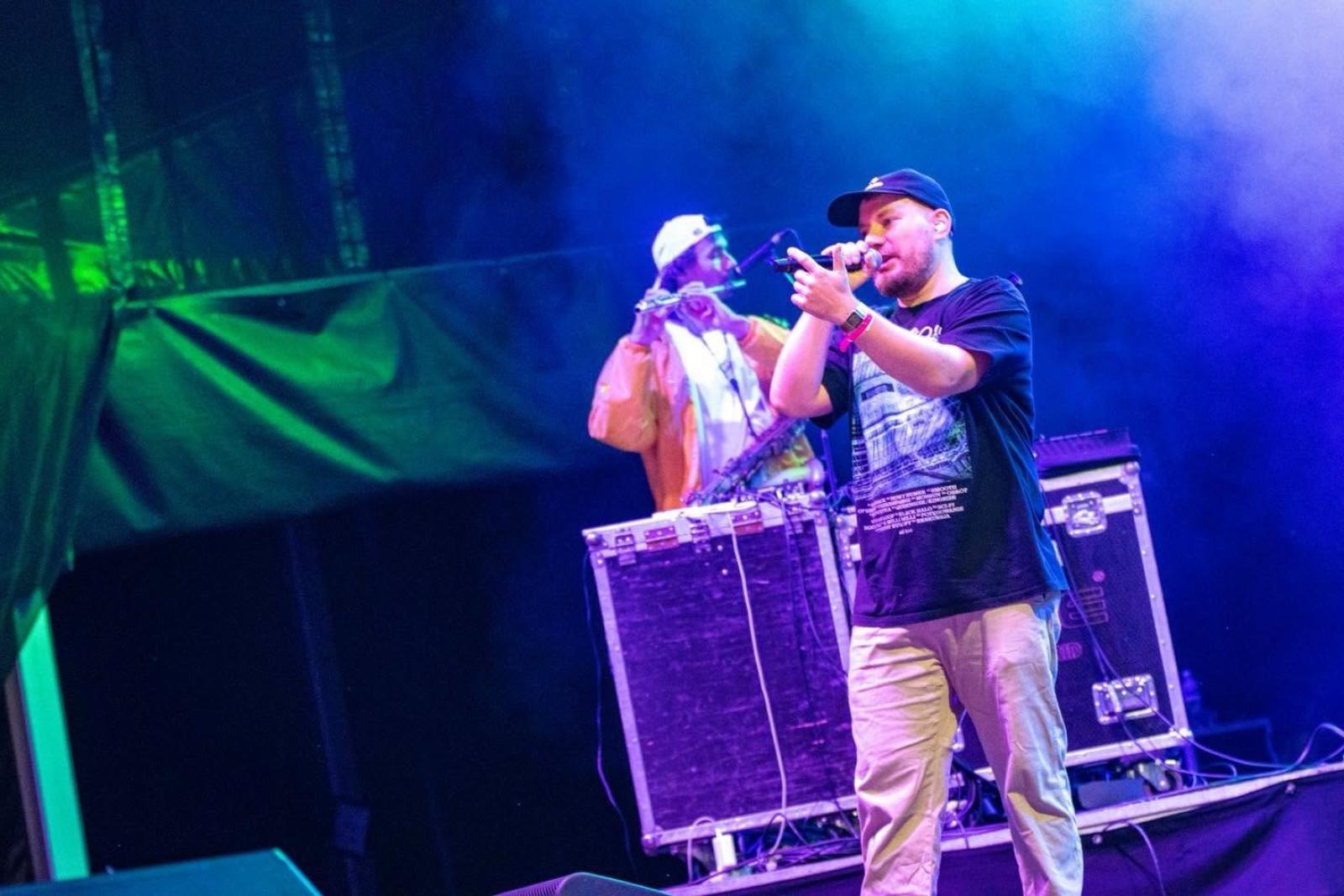 Zdjęcie w galerii na portalu naszwodzislaw.com: Reggae ponownie opanowało Wodzisław. Tysiące fanów na festiwalu Najcieplejsze Miejsce na Ziemi [FOTO] wiadomości z regionu