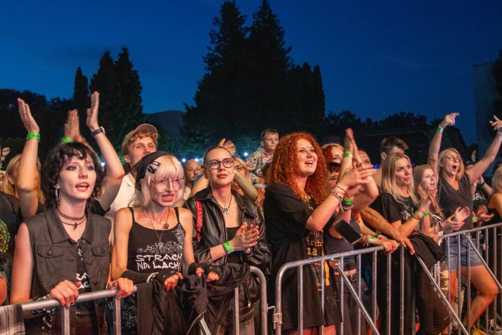 Zdjęcie w galerii na portalu naszwodzislaw.com: Reggae ponownie opanowało Wodzisław. Tysiące fanów na festiwalu Najcieplejsze Miejsce na Ziemi [FOTO] wiadomości z regionu