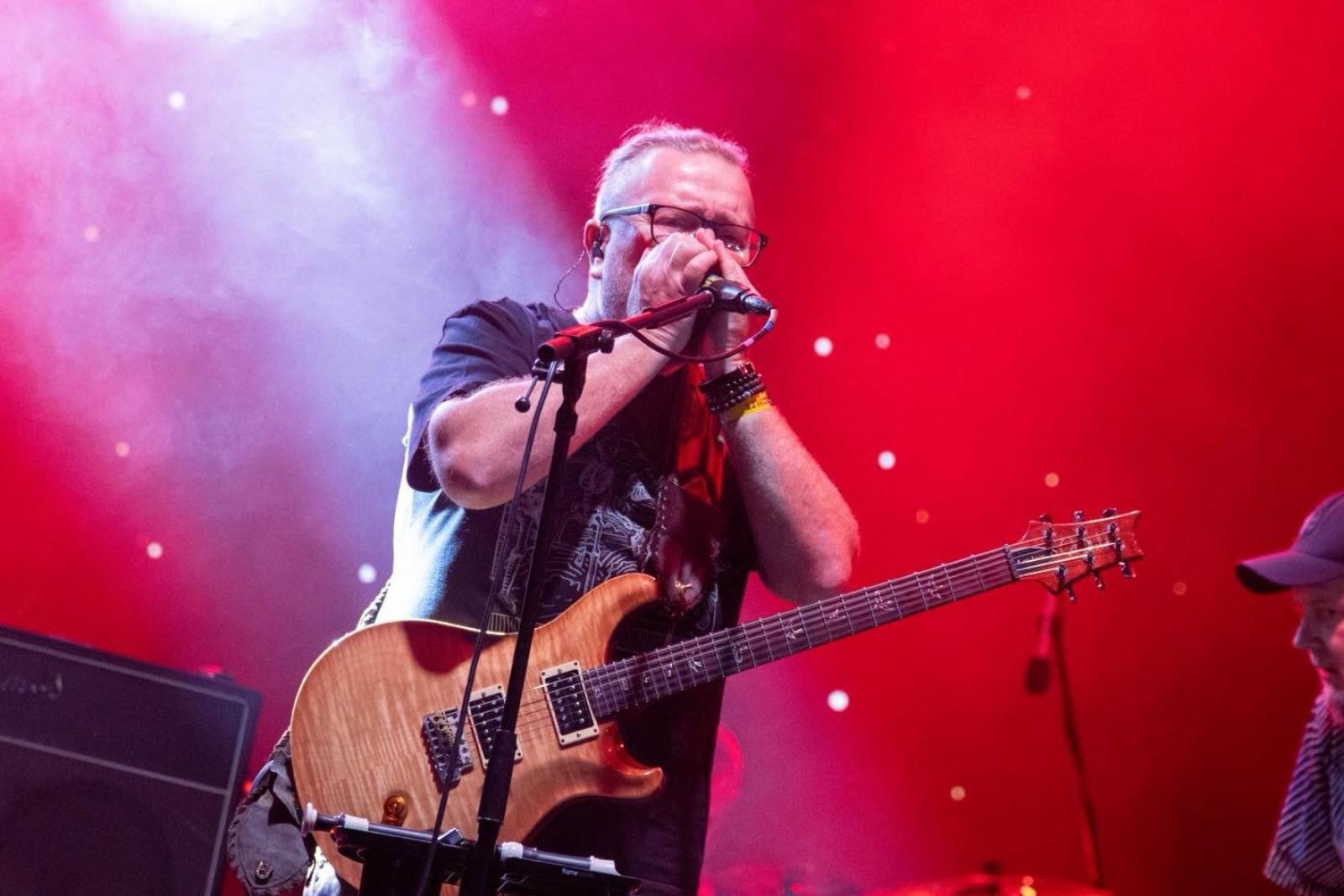 Zdjęcie w galerii na portalu naszwodzislaw.com: Reggae ponownie opanowało Wodzisław. Tysiące fanów na festiwalu Najcieplejsze Miejsce na Ziemi [FOTO] wiadomości z regionu