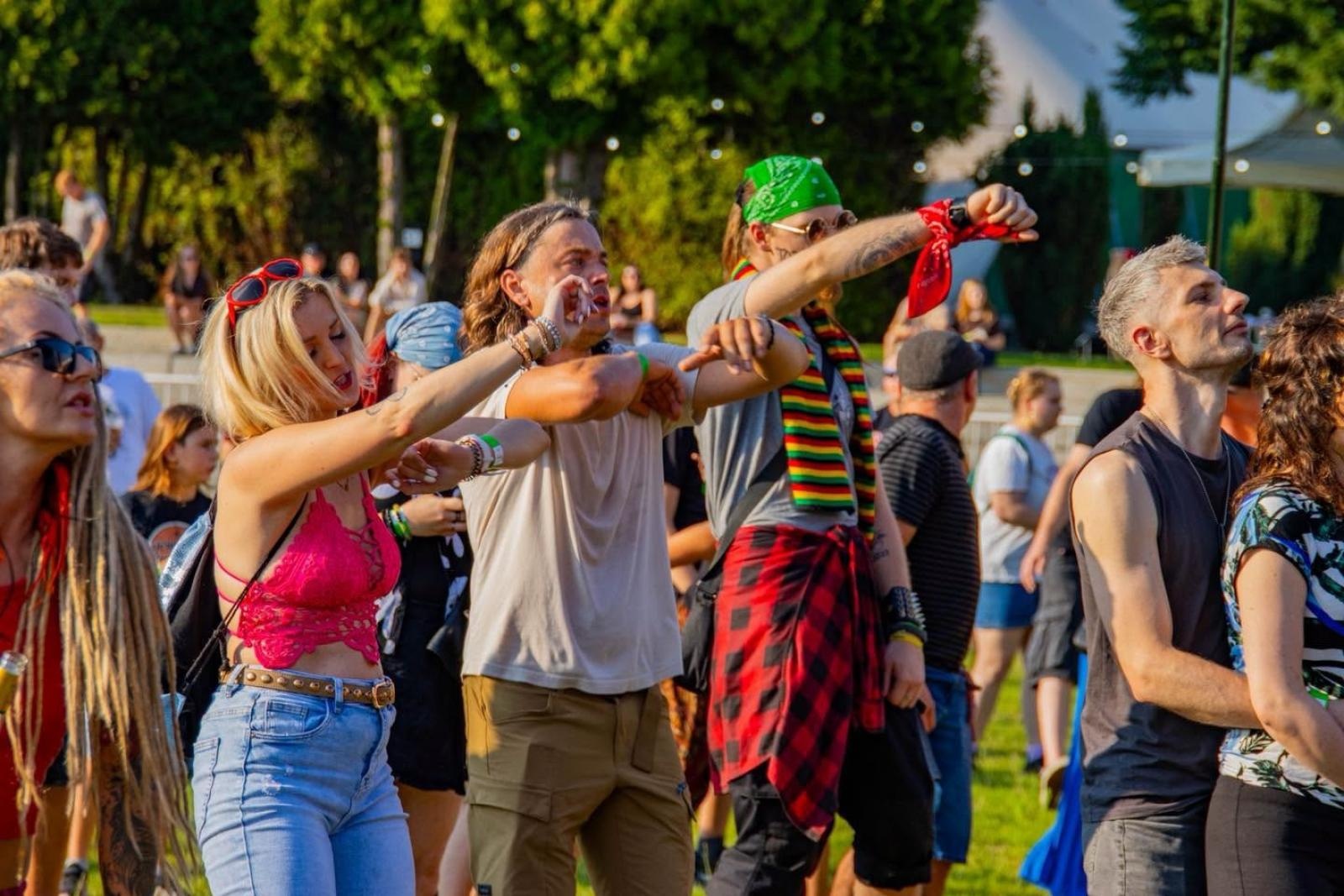 Zdjęcie w galerii na portalu naszwodzislaw.com: Reggae ponownie opanowało Wodzisław. Tysiące fanów na festiwalu Najcieplejsze Miejsce na Ziemi [FOTO] wiadomości z regionu