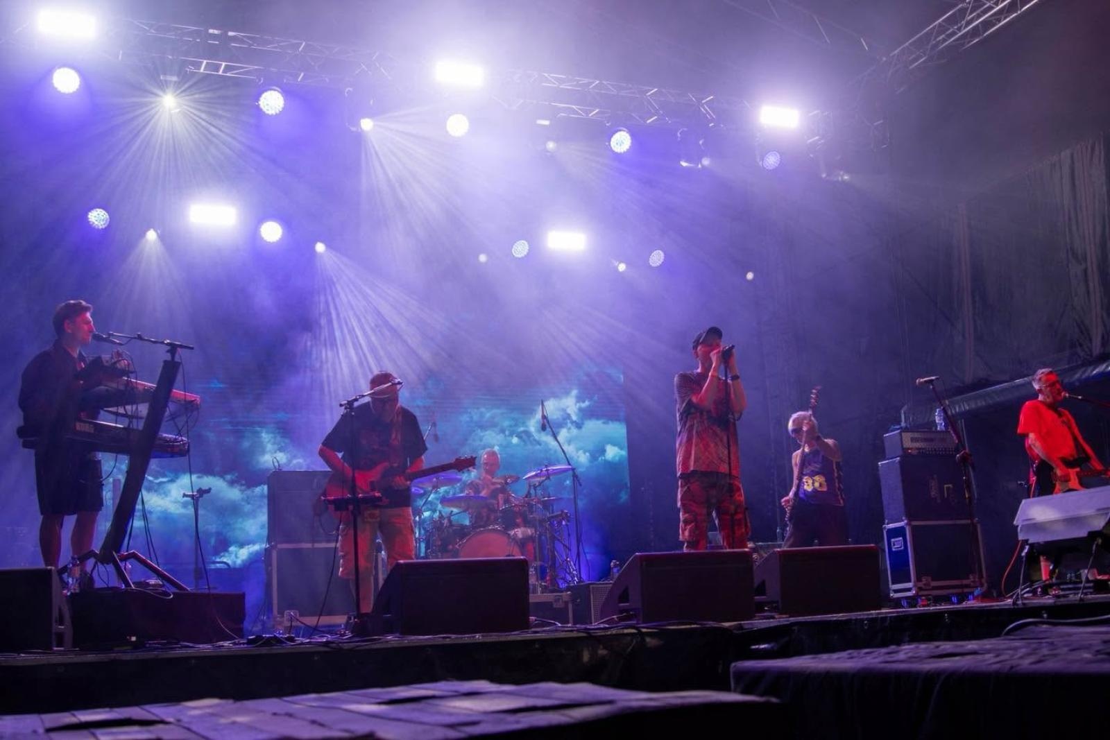 Zdjęcie w galerii na portalu naszwodzislaw.com: Reggae ponownie opanowało Wodzisław. Tysiące fanów na festiwalu Najcieplejsze Miejsce na Ziemi [FOTO] wiadomości z regionu