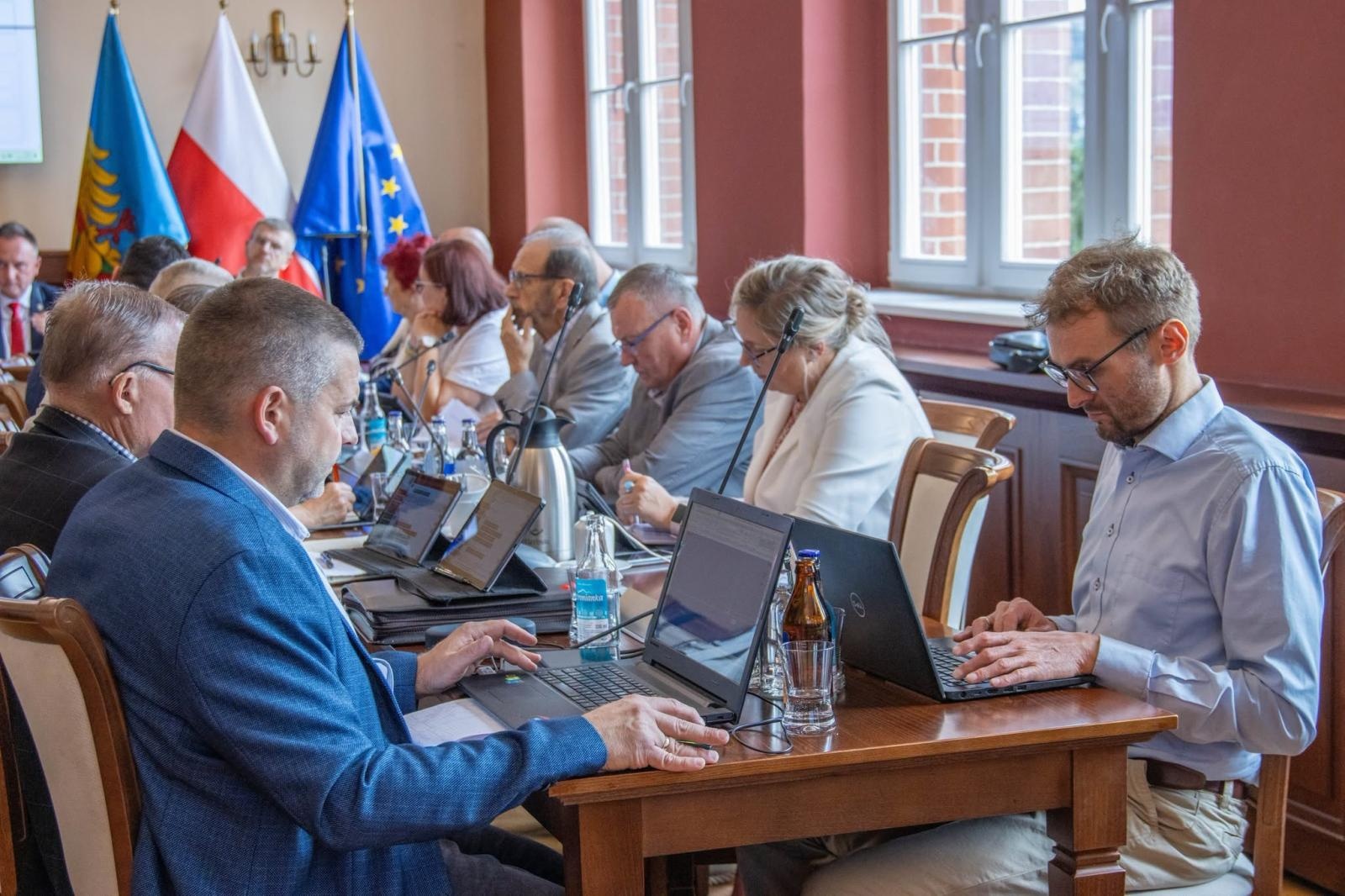 Zdjęcie w galerii na portalu naszwodzislaw.com: Nowe inwestycje, drogi i zmiany w budżecie. Co zdecydowali radni Wodzisławia Śląskiego? wiadomości z regionu