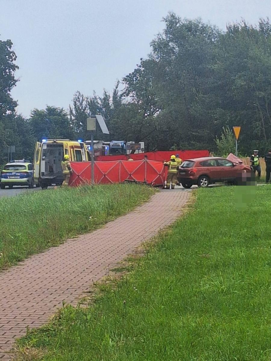 Zdjęcie w galerii na portalu naszwodzislaw.com: Tragedia w Gorzyczkach. Nie żyje 45-letni motocyklista wiadomości z regionu