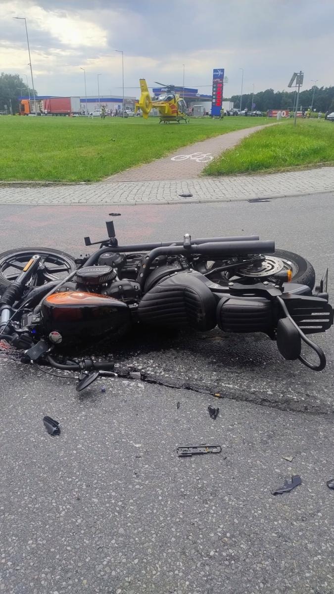 Zdjęcie w galerii na portalu naszwodzislaw.com: Tragedia w Gorzyczkach. Nie żyje 45-letni motocyklista wiadomości z regionu