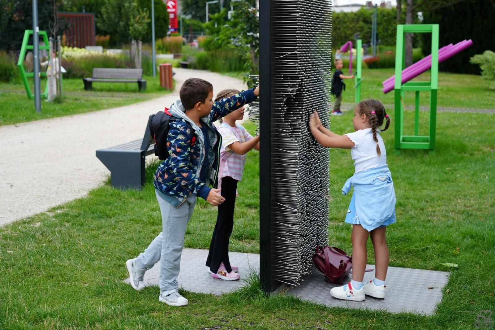 Zdjęcie w galerii na portalu naszwodzislaw.com: Zamiast telefonów wybrali naturę. Pierwszy dzień półkolonii pełen przygód [FOTO] wiadomości z regionu