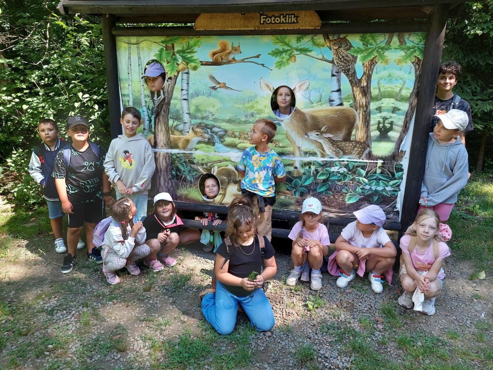 Zdjęcie w galerii na portalu naszwodzislaw.com: Wakacje z MOK Radlin pełne przygód. Dzieci odkrywały tajemnice Arboretum Bramy Morawskiej wiadomości z regionu