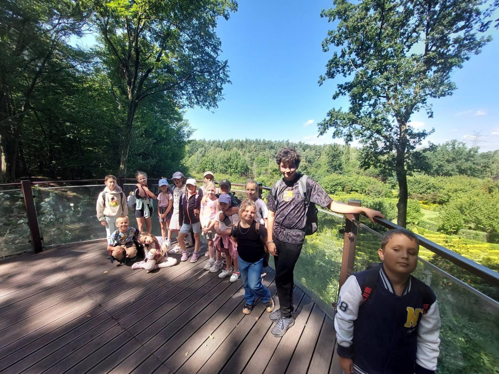 Zdjęcie w galerii na portalu naszwodzislaw.com: Wakacje z MOK Radlin pełne przygód. Dzieci odkrywały tajemnice Arboretum Bramy Morawskiej wiadomości z regionu