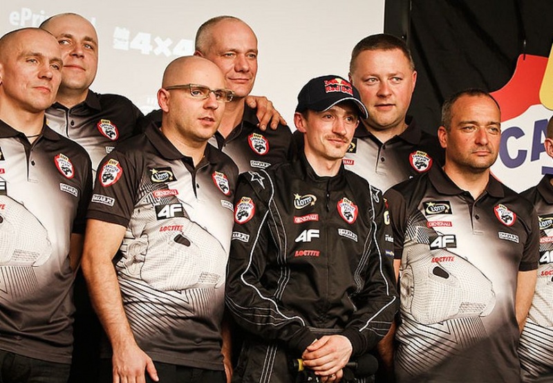 Zdjęcie w galerii na portalu naszwodzislaw.com: Adam Małysz to jego kumpel wiadomości z regionu