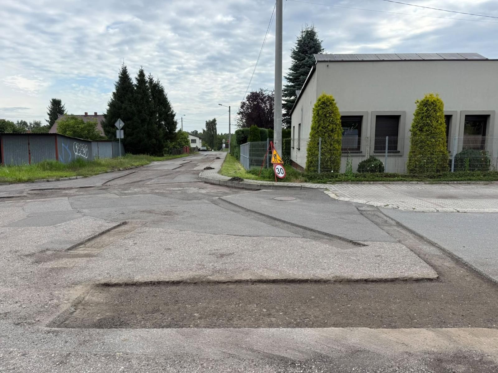 Zdjęcie w galerii na portalu naszwodzislaw.com: Wilchwy z kolejnymi inwestycjami drogowymi. Remonty trwają, ruszyła długo wyczekiwana przebudowa wiadomości z regionu