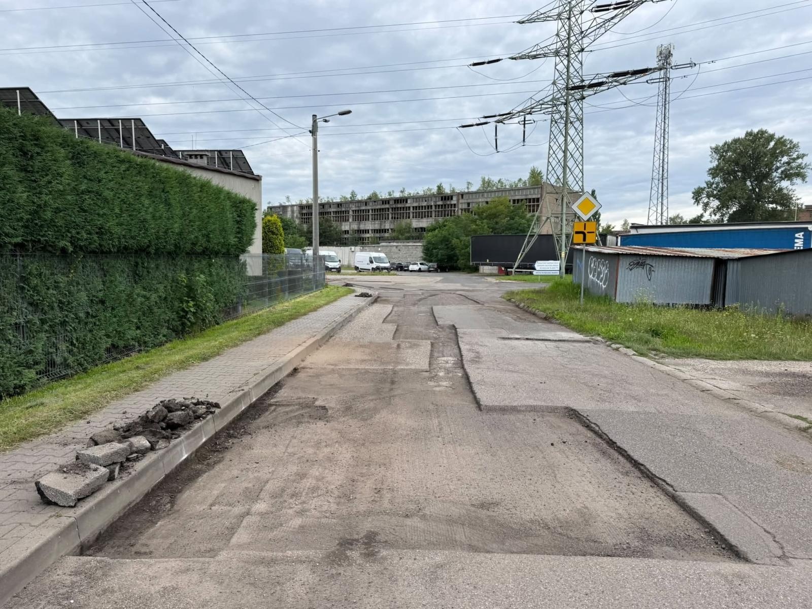 Zdjęcie w galerii na portalu naszwodzislaw.com: Wilchwy z kolejnymi inwestycjami drogowymi. Remonty trwają, ruszyła długo wyczekiwana przebudowa wiadomości z regionu