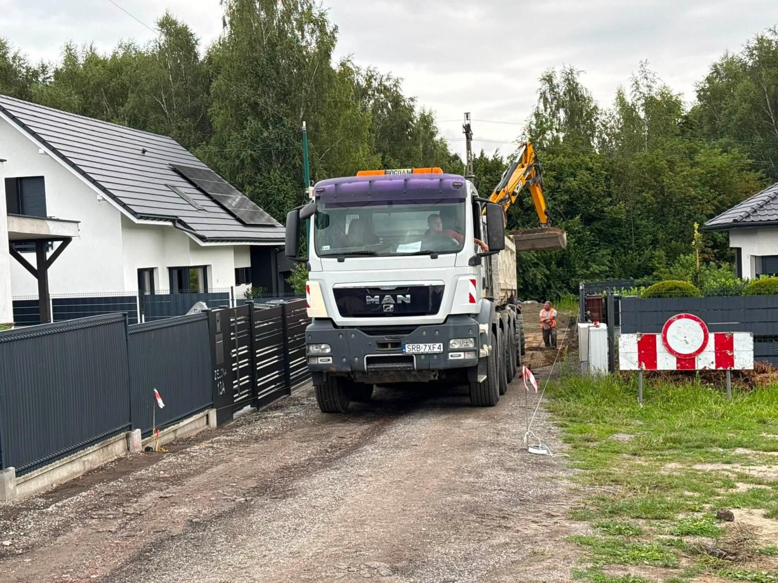 Zdjęcie w galerii na portalu naszwodzislaw.com: Wilchwy z kolejnymi inwestycjami drogowymi. Remonty trwają, ruszyła długo wyczekiwana przebudowa wiadomości z regionu