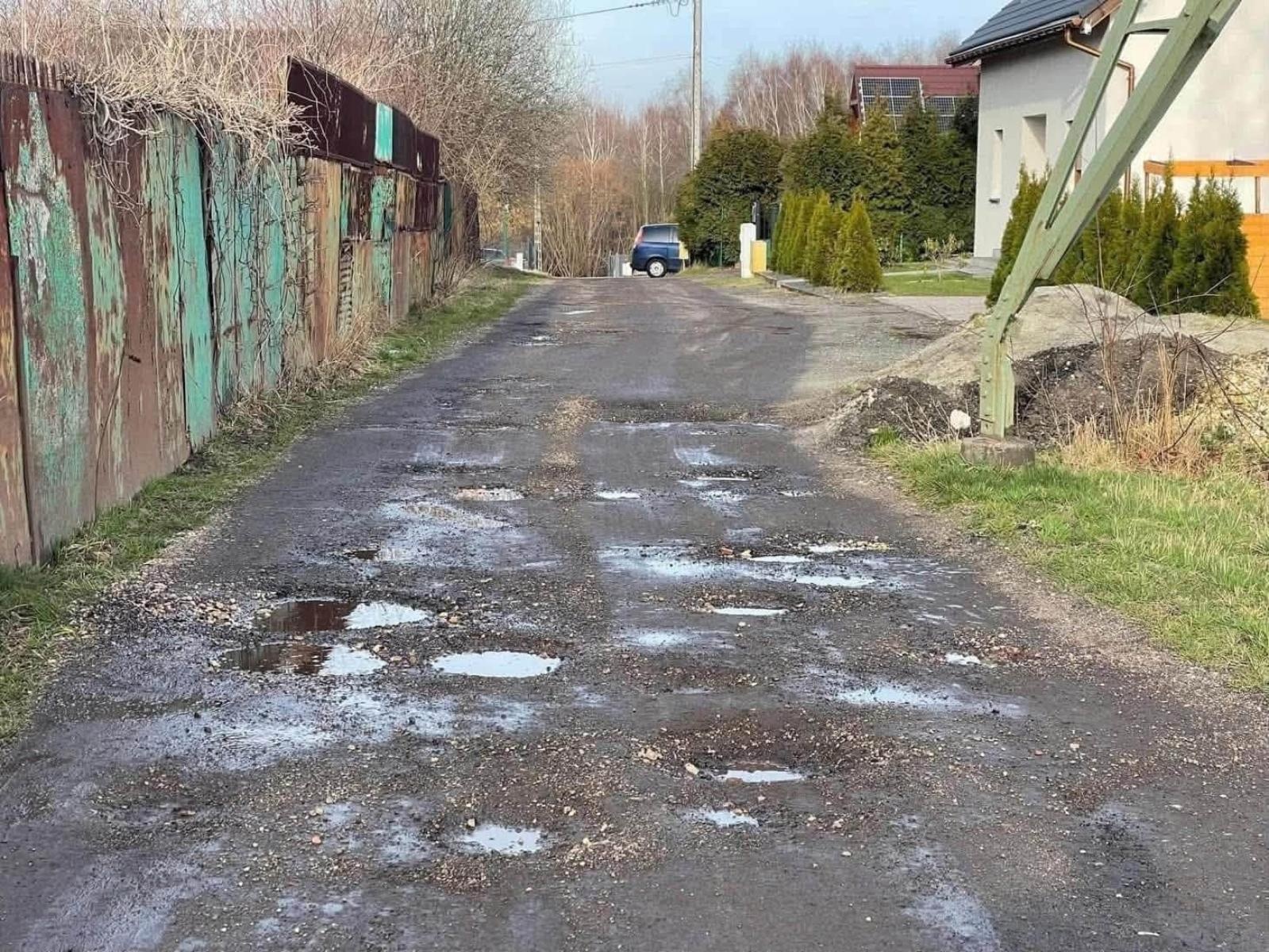 Zdjęcie w galerii na portalu naszwodzislaw.com: Wilchwy z kolejnymi inwestycjami drogowymi. Remonty trwają, ruszyła długo wyczekiwana przebudowa wiadomości z regionu