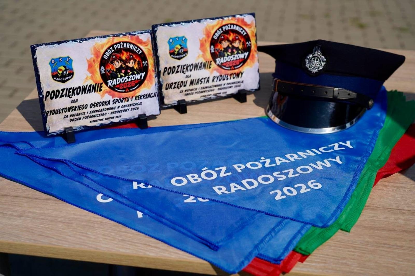 Zdjęcie w galerii na portalu naszwodzislaw.com: Młodzi strażacy rozpoczęli wyjątkową przygodę. Pierwszy obóz pożarniczy w Rydułtowach wiadomości z regionu
