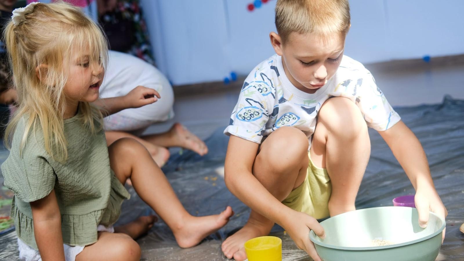 Zdjęcie w galerii na portalu naszwodzislaw.com: Wakacyjna przygoda zakończona. Mali odkrywcy pożegnali Akcję Lato wyjątkowymi warsztatami wiadomości z regionu