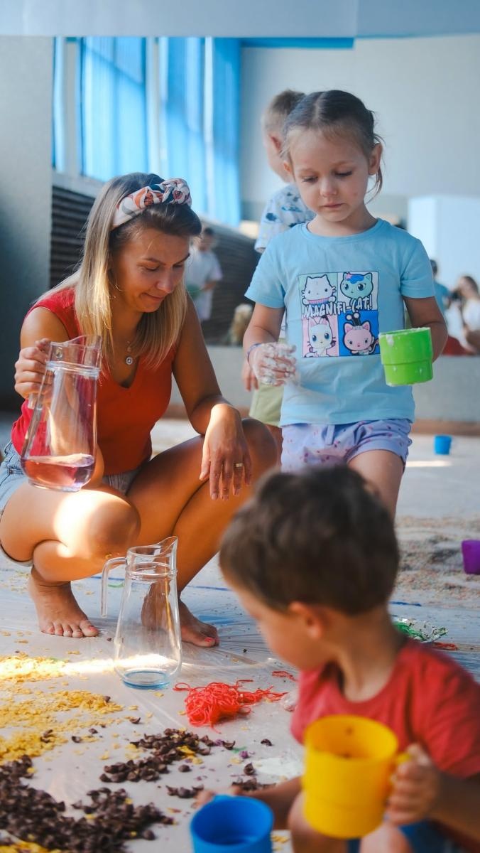 Zdjęcie w galerii na portalu naszwodzislaw.com: Wakacyjna przygoda zakończona. Mali odkrywcy pożegnali Akcję Lato wyjątkowymi warsztatami wiadomości z regionu