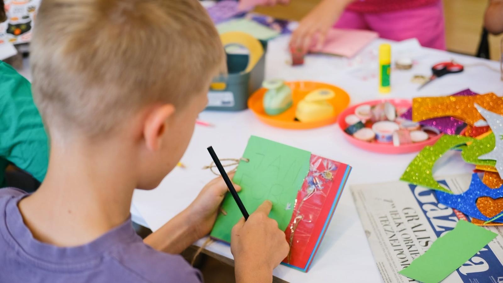 Zdjęcie w galerii na portalu naszwodzislaw.com: Twórcze wakacje z WCK dobiegły końca wiadomości z regionu